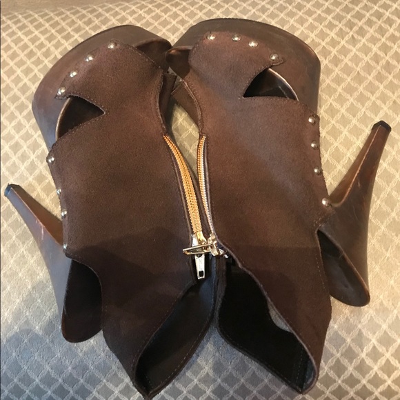 Brown bootie with zipper size 7 - Picture 3 of 5